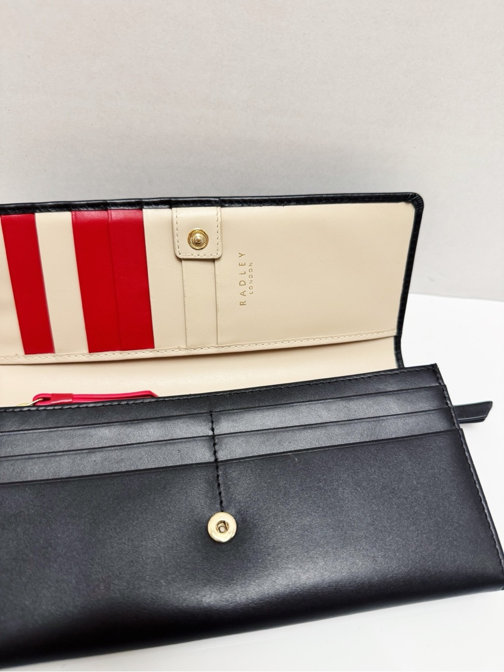 Radley London - Heritage Large Flapover Black Wallet - Picture 5 of 5